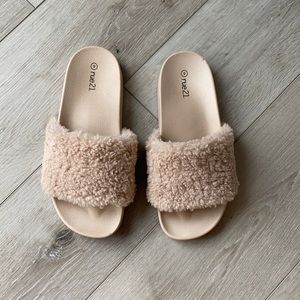 Taupe fuzzy slide slippers